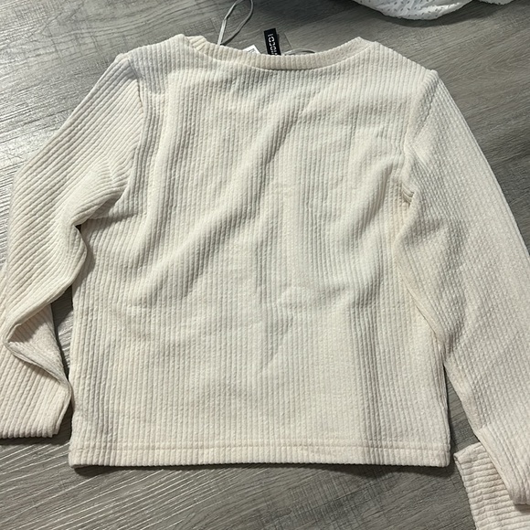 H&M LONG SLEEVE. - Picture 2 of 5